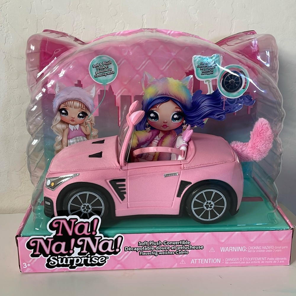 New Na Na Na Surprise car [ Soft Plush
Convertible ].